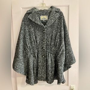 STEVE MADDEN GRAY
CARDIGAN COAT JACKET
Poncho buttons Size 2X